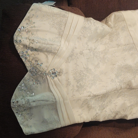 NWT Strapless wedding dress by Camille LA Vie - Picture 14 of 17